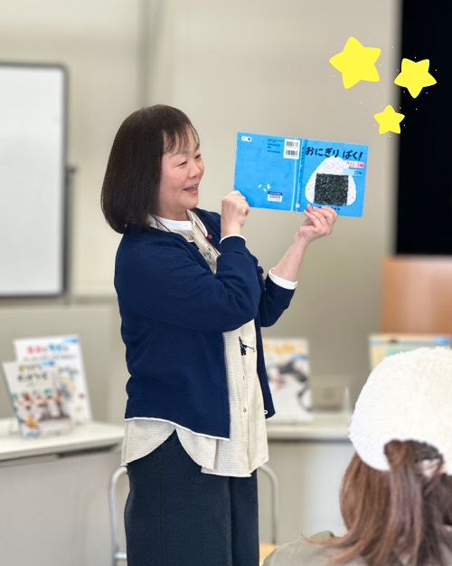 おとなも絵本を楽しむ会おおきな木写真３