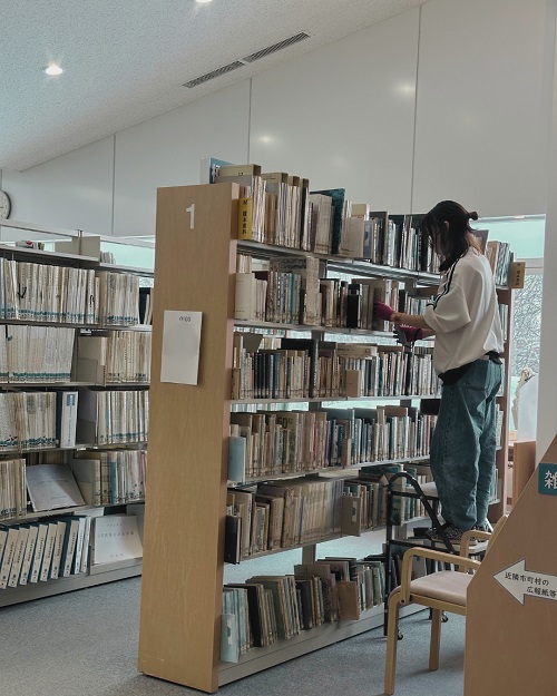 蔵書点検の様子写真３