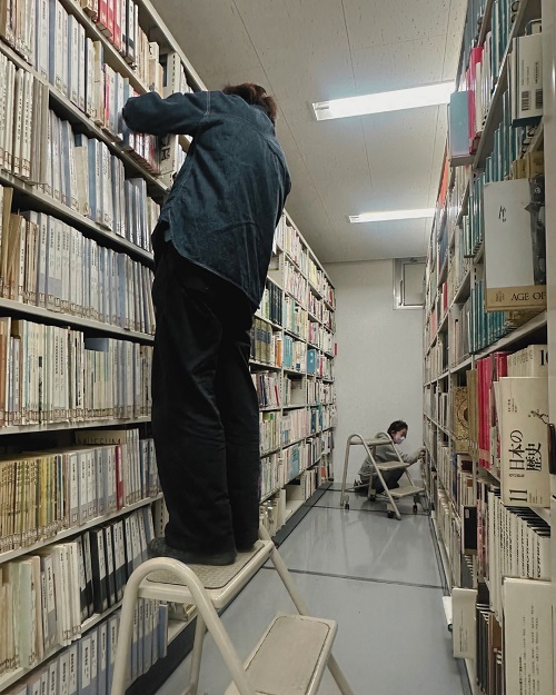 蔵書点検の様子写真４