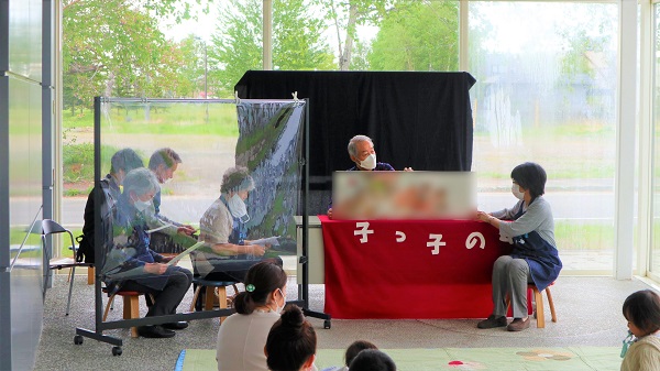 よみきかせ「子っ子の会」さんおはなし会写真1