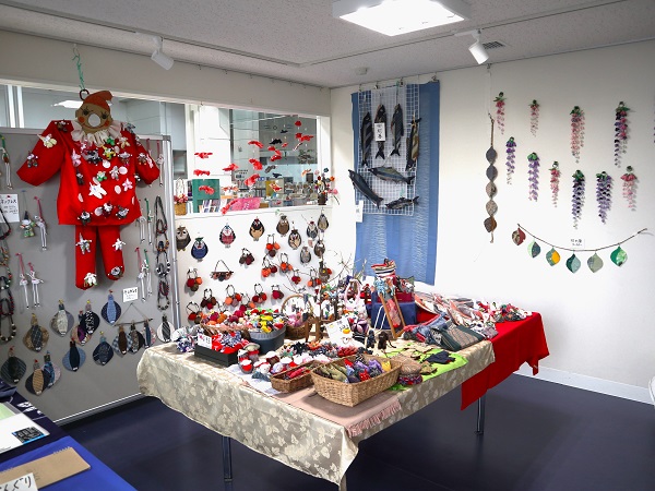 布と友と遊ぶ展示写真１